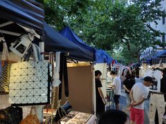 -吴山路夜市