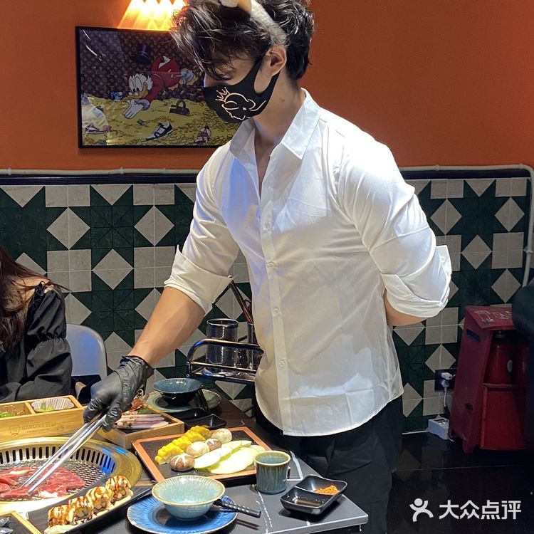 正装主题之夜,今天的快乐全是他给的💕