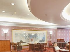 -深圳富苑皇冠假日套房酒店