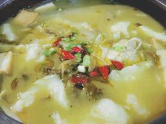 石锅酸菜鱼-周鱼小馆石锅酸菜鱼(活力汇店)