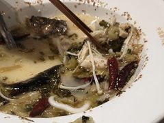 -渔语鱼酸菜鱼新川菜(来福士店)