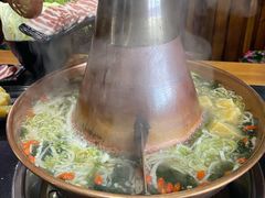 -果松木炭酸菜铜火锅·外婆参鸡汤