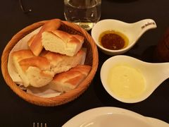 餐前面包-Efes Turkish & Mediterranean Cuisine 艾菲斯餐厅(陆家嘴店)