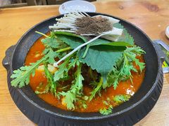 土豆排骨火锅-喇喇排骨火锅·传统韩式脊骨汤(望京西园总店)