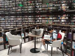 -钟书阁(群光广场店)