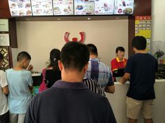 -牛一嘴·兰州牛肉面·大盘鸡(财富中心店)