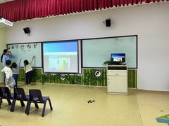 -瑞思少儿中心·少儿英语素养启蒙(勒泰直营校区)