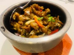 砂锅葱香蛙-南麓·浙里(外滩店)