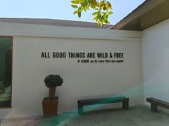 -Chom Cafe and Restaurant