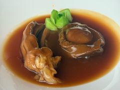 南非吉品鲍鱼伴花菇-天龙轩(香港丽思卡尔顿酒店)