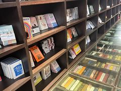 -钟书阁(松江泰晤士小镇店)