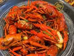 -肥肥虾庄·金牌油焖大虾(汉街SKP店)