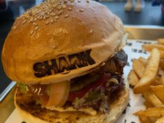 青咖喱菠萝烤鸡腿堡-shark burger·鲨鱼汉堡(交子大道店)