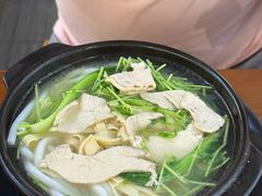-丽虹云南过桥米线(兴工街店)