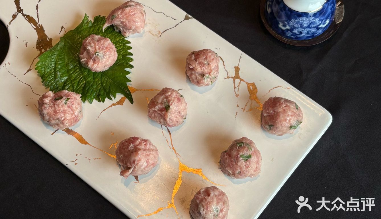 它家火锅是直接把海鲜市场搬进店里了⁉️