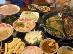 -重庆川渝肥妹火锅