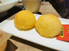 酥皮山楂叉烧包-麦龙·新港风料理(江汉路店)