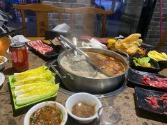 -悦牧·酸汤牛肉火锅(沃尔玛店)