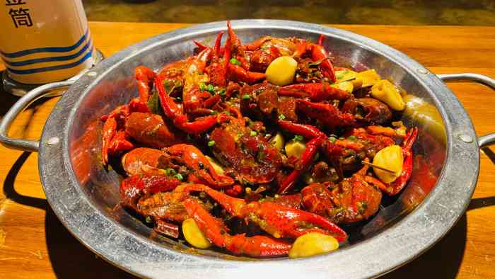 兄弟爬爬虾(六堰老店)-"环境跟想象中一样的华美,整体的装修格调很.