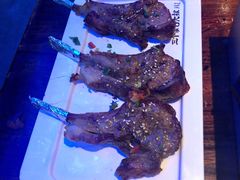 苏尼特金质烤羊排-三个蒙古大叔羊肉串(大宁店)