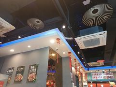 -老街烧烤大排档·地道湖北菜·龙虾馆(汉口火车站店)