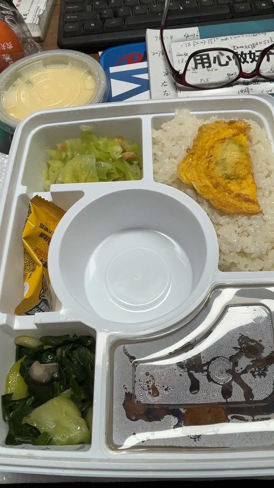 石路有家老娘舅快餐,点了一份茶树菇老鸭套