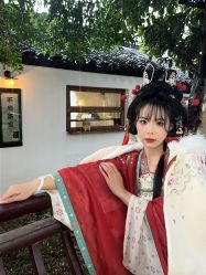 -一揽芳华汉服旗袍体验馆(拙政园店)