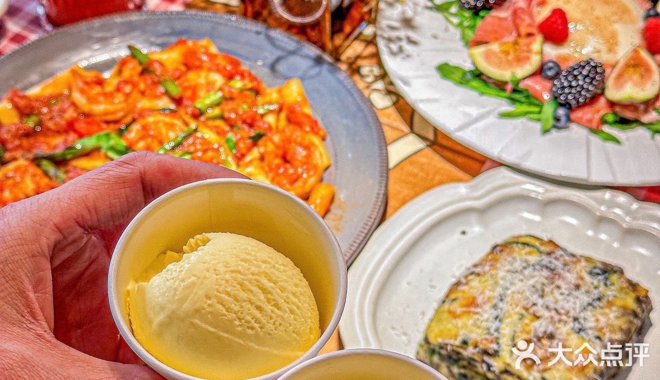 恭喜万象城拥有加菲猫同款千层意面…