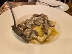 意式菠菜芝士饺配奶油蘑菇酱-La Tavernetta(Bar à Vin)(乌鲁木齐路店)