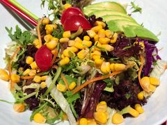 牛油果蔬菜沙拉-辣小鲜·南昌大排档(船山路店)