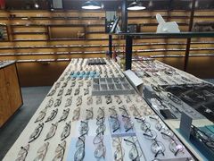 -罗伯特眼镜·蔡司官方授权(罗湖国贸店)