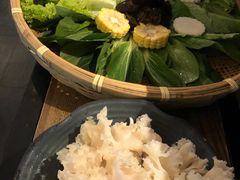 -尚尚仙·酸汤猪手·猪肚鸡火锅(华联万柳购物中心店)