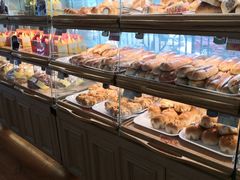 面包甜点陈列柜-新侨三宝乐面包店(崇文门店)