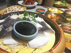 -草家酱蟹炭火烤肉店(珲春南路一店)