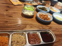 -明洞阿姨·韩式酱蟹烤肉·创意料理(三元桥店)