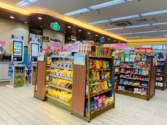 零售区-全家便利店(兴贤路店)