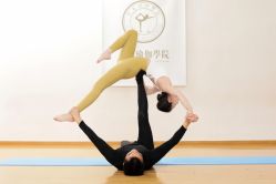 -亚太瑜伽普拉提学院