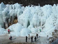-大平台龙居瀑布旅游区