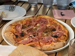 意式肉食披萨-城市大道红炉披萨烘焙坊