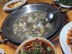 -大众跷脚牛肉馆·非遗传承单位(峨眉山店)