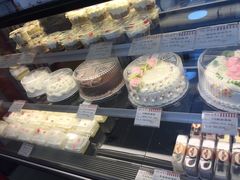 -红宝石·鲜奶小方·海派西点房(南丹店)
