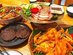 -老滇山寨•云南特色菜•地方菜•民族风情歌舞表演(金碧店)