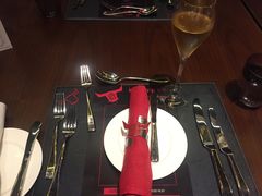 -恰餐厅及酒吧 CHAR Bar & Grill (北京丽都皇冠假日店)