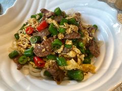 尖椒鸡蛋碎牛肉拌面-乐三里屯面馆(阿那亚店)