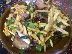 春笋腊肉-苗湘食府(十年店)