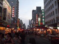 -六合夜市