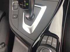 -上海宝宁宝马4S店