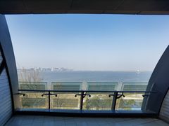 -上海滴水湖皇冠假日酒店