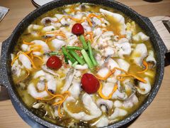 -山城外·非遗酸菜鱼(新都汇融店)
