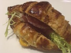 -La Mer Restaurant & Lounge